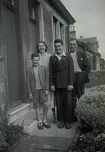 The McLeish family taken in 1954 at Helena Cottage, 45 Coalburn Road (Peter's maternal grandparents' home)
