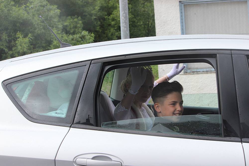 The cars with the Queen's Court