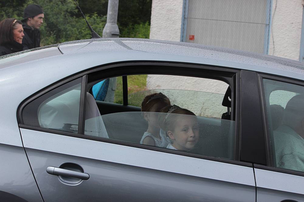 The cars with the Queen's Court